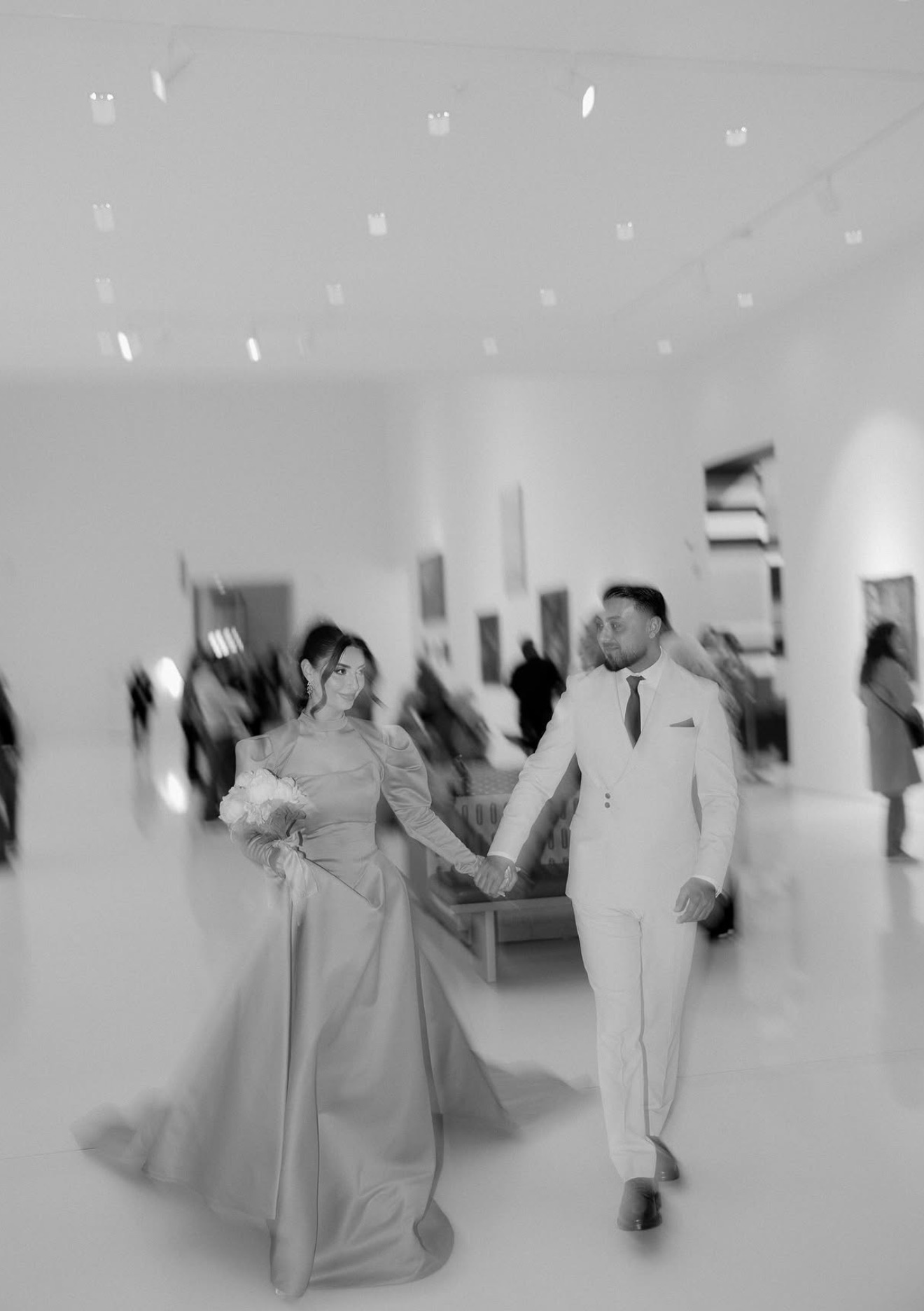 Ayse & Burkan, trouwfoto 2 in het KMSKA (Koninklijk Museum voor Schone Kunsten) in Antwerpen