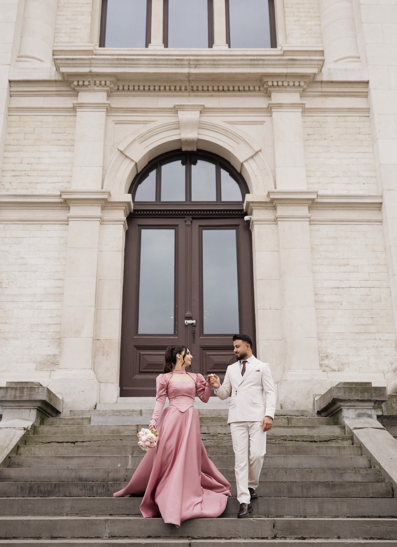 Ayse & Burkan, trouwfoto 4 in het KMSKA (Koninklijk Museum voor Schone Kunsten) in Antwerpen